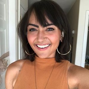 Meet your Posher, Stephanie